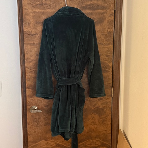 Victoria's Secret Embossed Deep Green Plush Robe - medium/large - Picture 5 of 5